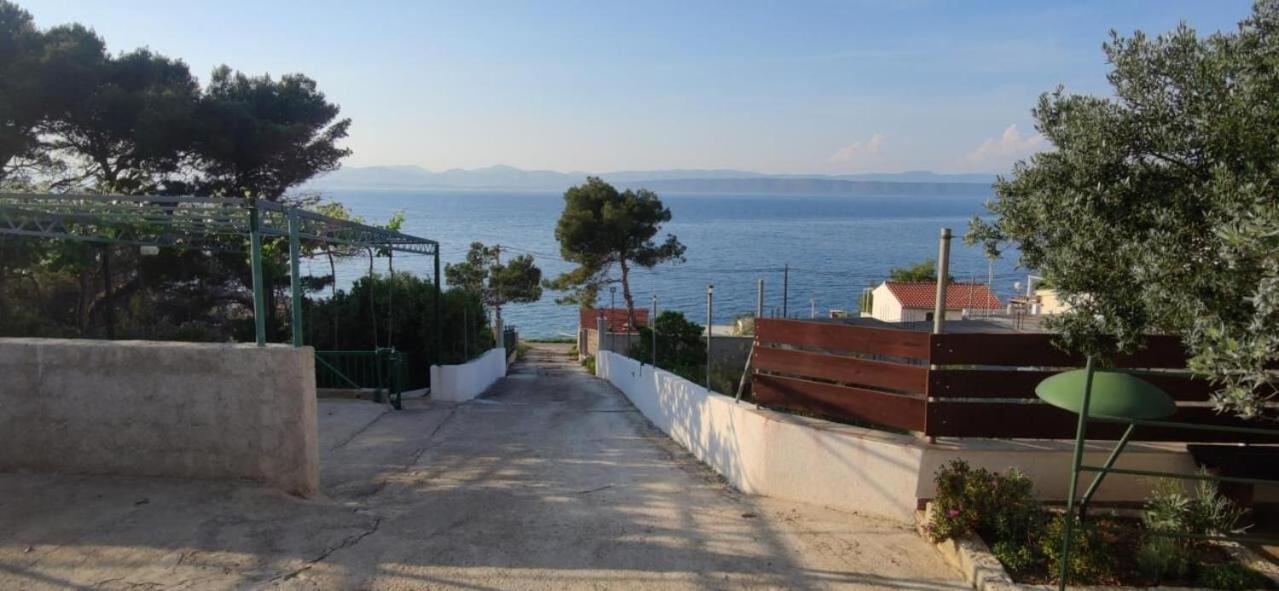 Apartments Vlado - 50M From The Sea Rogač Exterior foto
